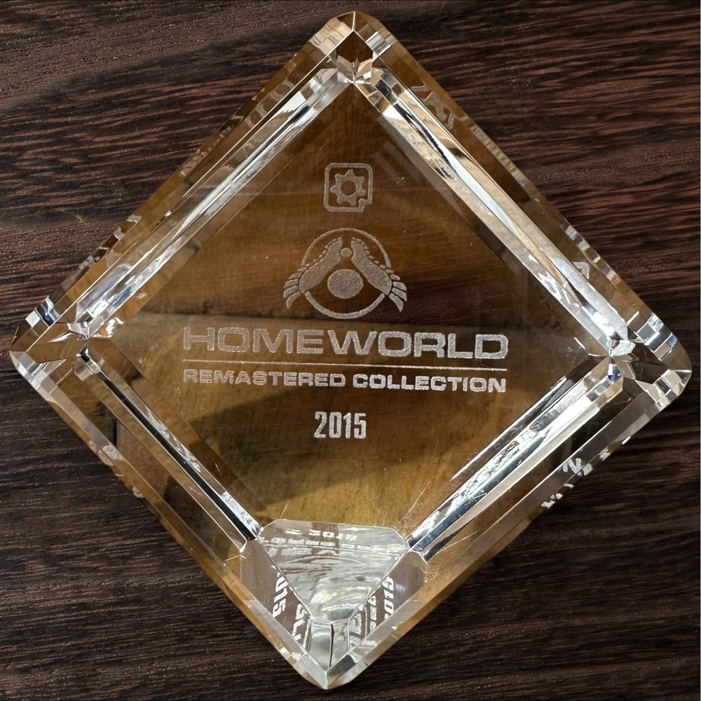 Rare Gearbox Software Homeworld Remastered Collection‎ 2015 Crystal Paperweight